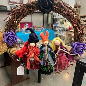 Hocus Pocus wreath- yarn doll Sanderson sisters